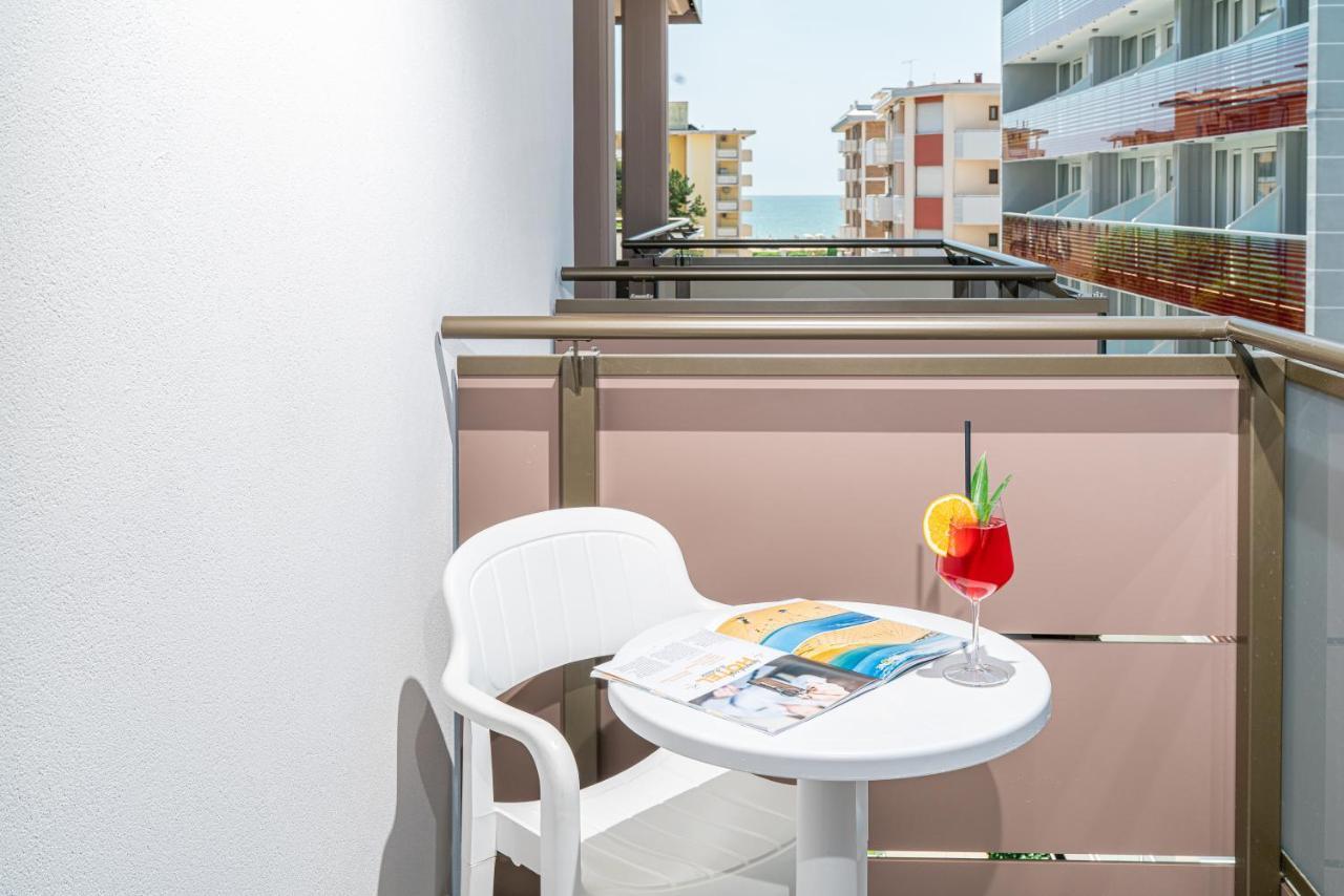 Hotel Alexander Bibione Exteriör bild